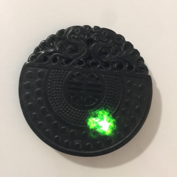 Real Jade “Nephrite”Half-Wall Pendant Feng Shui - Picture 8 of 16